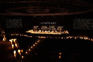 Luminary. Магия Рождества: 1000 свечей зажигают звёзды