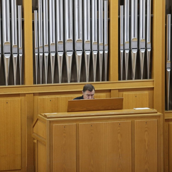 Час органной музыки