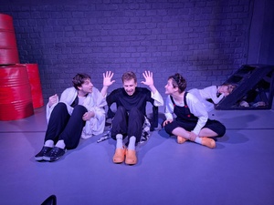 У ковчега ровно в восемь