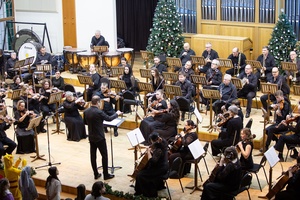 Оркестр зажигает ёлку!