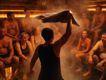 Банный день в тёплой компании