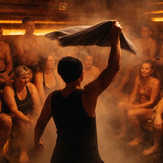 Банный день в тёплой компании