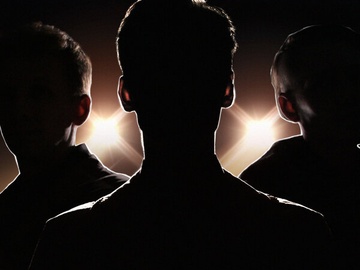 Три товарища