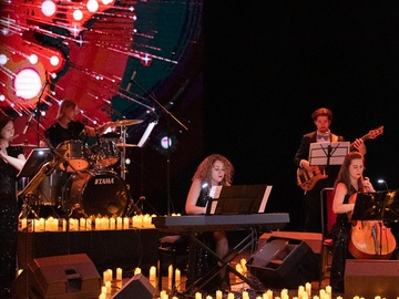 Любимые саундтреки великих композиторов в сиянии свечей