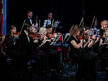 «Мировые хиты» Концерт ансамбля «Адажио» с Государственным эстрадно-симфоническим оркестром
