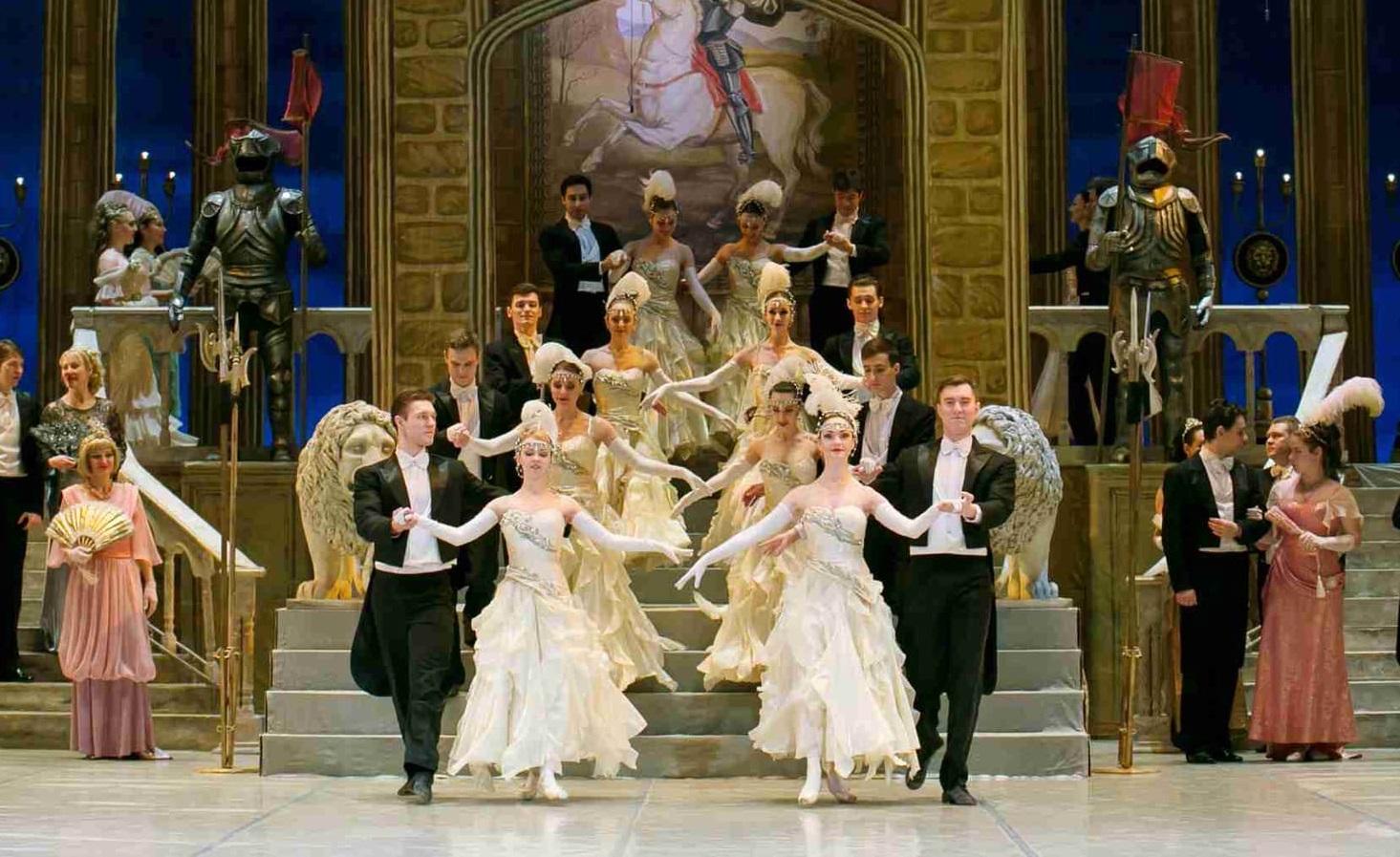 Музыкальный театр Краснодар. ФОТО%20ЗАЛА%20 ОПЕРЕТТЫ%20В%20МОСКВЕ. Королева чардаша театр оперетты отзывы. МОСКВА%20 ТЕАТР%20 ОПЕРЕТТЫ%20 ОСНОВНАЯ%20 С ЦЕНА.
